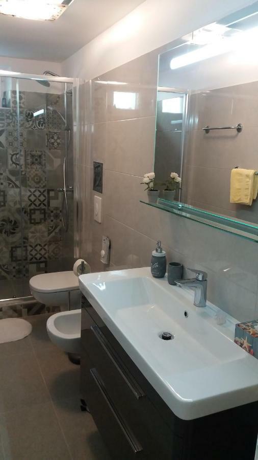 Garden Apartment Vanya スプリト エクステリア 写真
